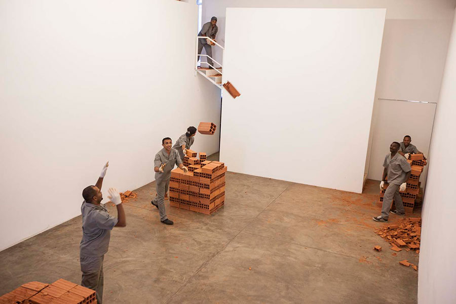 Performance and installation documentation in a gallery